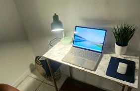 Bayfront Apartment Breathtaking Views- one bedroom w balcony- living room -Free Parking - Foto 6