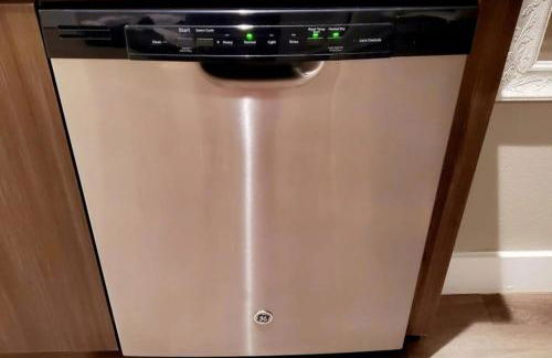 Spacious 2 bed 2 bath, Pool, Hottub, Wifi, 24 hr Fitness, Parking - Foto 27