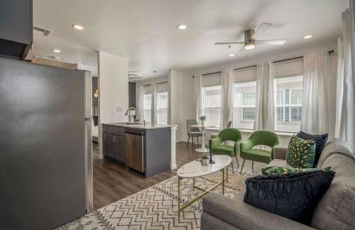 Comfy Studio With Private Parking Near Tx Med Ctr - Foto 16