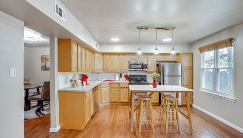 Walk to Mall and Train Station! Philly Suburb Stay - Foto 2