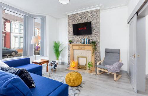 Superb Spacious House For Contractors & Families & Private Parking By Liverpool Short Stay - Foto 1