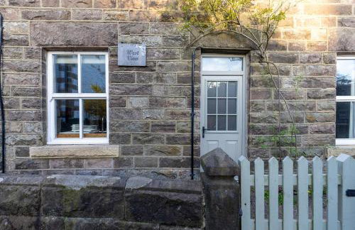 WEST VIEW COTTAGE - Charming Wensley Cottage in the Heart of Peaks - Photo 9