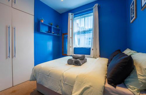 Huge 4 BR, 30s to Tube, 3 Bath & Gym Gear - Foto 15