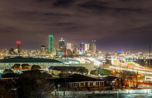 New Modern Dallas Skyline Rooftop Firepit and a Garage - Foto 14
