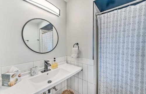 Williams Bay Getaway with Geneva Lake Views! - Foto 15