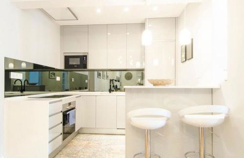 Stunning Stylish 4BD 3BTH - City Center-Atocha - Photo 17