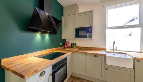 Newly Renovated Chandos Gardens by Prescott Apartments - Foto 3, stove, dishwasher