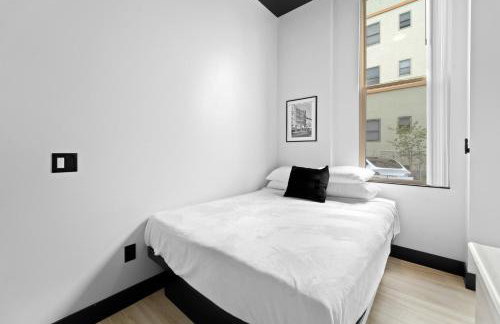 The Neon Elm Hotel - Foto 7