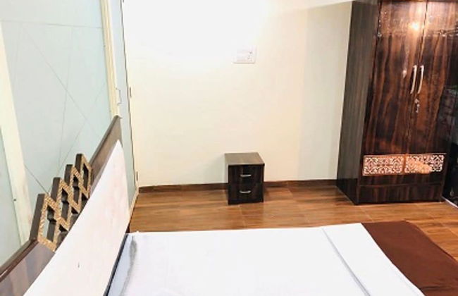 Spicy Mango Malhotra's Pristine Villa - Photo 11