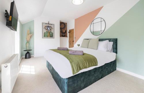 East Sussex Manor - Sleeps 12 - Hot Tub & Parking - Foto 2