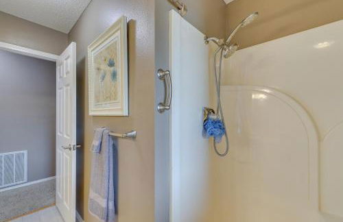 Bella Vista Home with Kayaks and Deck on Loch Lomond! - Photo 23