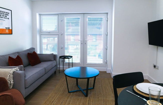 Luxury Manchester Apartment - Orange - Photo 1