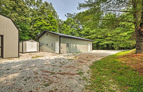 Camp Monroe in Bloomington with Deck and Views! - Foto 21