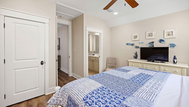 2465 Bungalo 4 Bedroom Home by RedAwning - Foto 5, Habitación