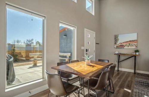 Timber & Tin G 2Bed 2Bath w Pool & Rooftop Deck - Foto 17
