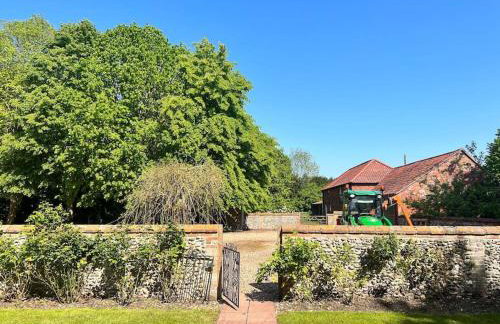 Stunning Manor Farmhouse - Photo 6