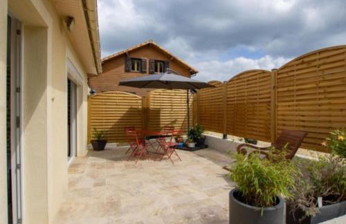 Maison chaleureuse à Fossemagne avec jardin et terrasse - Foto 7