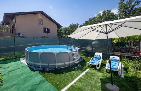 2 Bedroom Nice Apartment In Viskovo - Foto 2