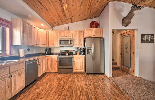 Peaceful Superior Home with Fire Pit and Mtn View - Foto 8