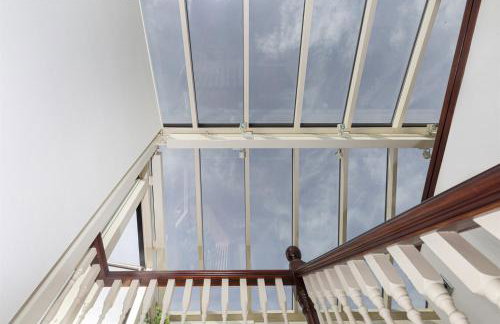 Thrushley Cottage - sleeps 7 - with roof terrace - Foto 26