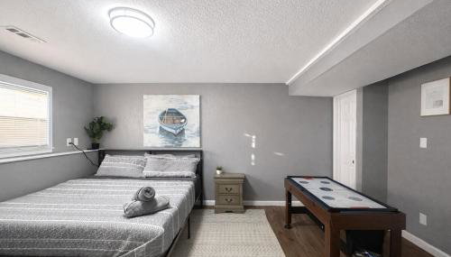 Large Overland Park Getaway 4 KING beds 3 Bath Sleeps 10 - Foto 5