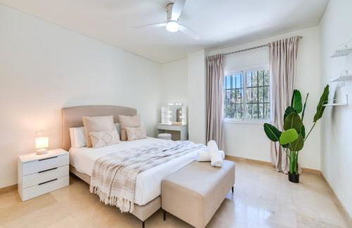 VACATION MARBELLA I Villa Azahar Retreat, Paradise for Golfers, Private Heated Pool, Close to the Best Beaches and High-end Restaurants - Photo 31