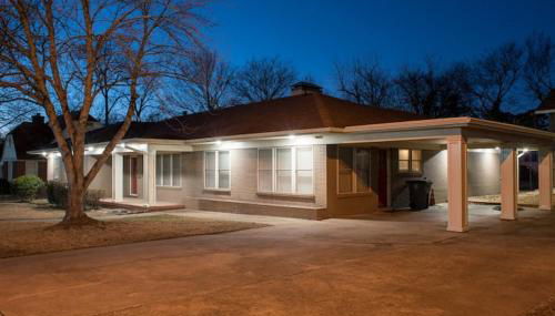 Oakwood Manor - Steps to Oaklawn, minutes to Downtown, Lakes, More - Foto 2