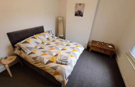 The Lawrence, Redcar - 2 Bedroom Victorian House - Free On-Street Permit Parking, Fast Wifi, Virgin TV - Perfect for Contractors, Families and Couples - Foto 14