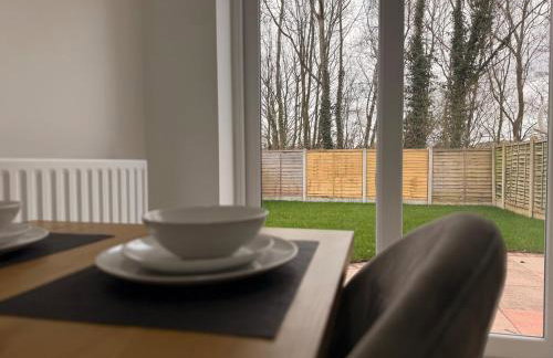 Woody Bank 3 Bed Sleeps 5 Parking WiFi Contractors - Foto 6