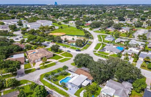 Stunning Hollywood Pool Home - Foto 45