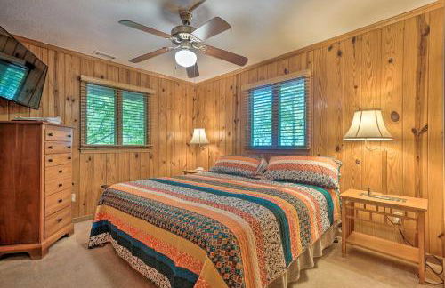 Serene Sky Valley Family Chalet with Fireplace - Foto 17