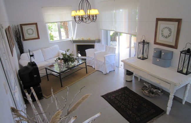 Messinian Blue SeaSide Villa - Photo 2