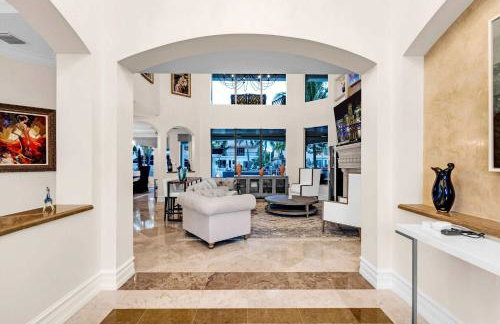 Fort Lauderdale Mansion with Private Pool & Hot Tub - Perfect for Families - Foto 15