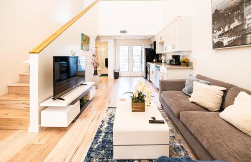 Modern 1-Bedromm Loft In Hollywood With Viwe of Hollywood Sign - Photo 6