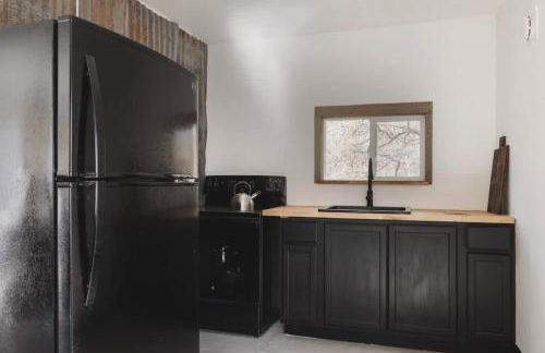 Secluded rustic 2-bedroom cabin at nature retreat - Photo 15