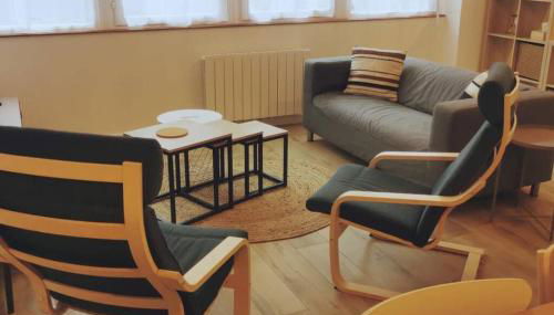 Cœur de ville, spacieux appartement rez de jardin - Photo 5