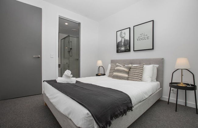 Green Hood Stunning 2 Bedrooms In Parkville - Photo 3