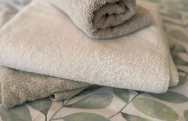 Number 22 - Le Dorat - Apartment 3 with garden & free parking - Foto 4