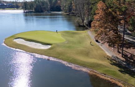 Chicadees Lake Lookout - A wood-burning fireplace, beautiful lake views, king and queen bedrooms, deck dining, and easy access t - Foto 37