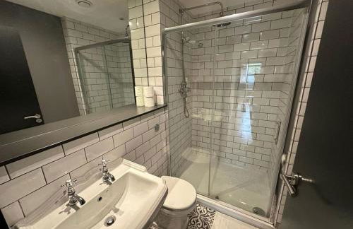 Modern 2 Bed City Centre Apartment - Foto 8