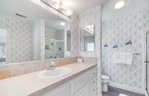 Waterfront Weeki Wachee Home with Fire Pit! - Foto 25