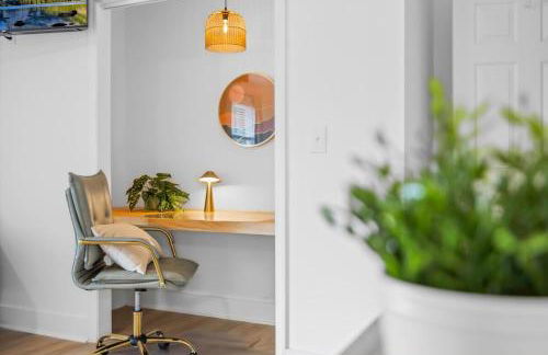 Sapphire Bloom, Boutique Lake Retreat with Hot tub - Foto 7