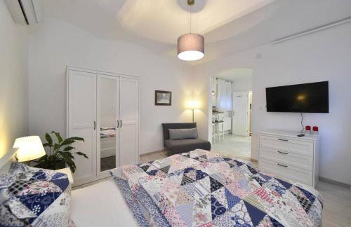 Petit Main Square - Photo 2