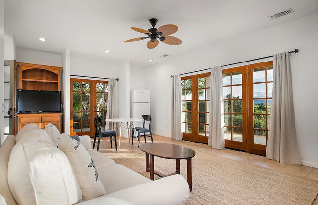 Wellsona Vineyard Retreat Pool Hot Tub Views Main Home Guest Home - Photo 15