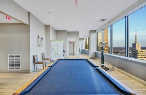 Luxury Apt W/Parking CityView|Pool| Gym|PoolTable - Foto 31
