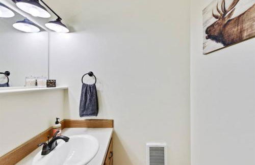 Cascade Cabin Mountain Getaway with Private Beach - Foto 58