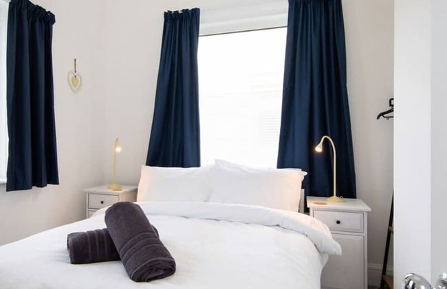 Absolute Beachfront With Decked Garden Oasis and Views - Foto 4