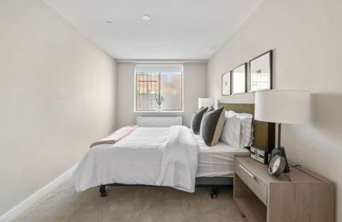 3BR Penthouse with Massive Private Rooftop - Foto 25