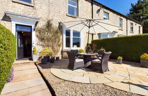 Hackney House - Photo 1