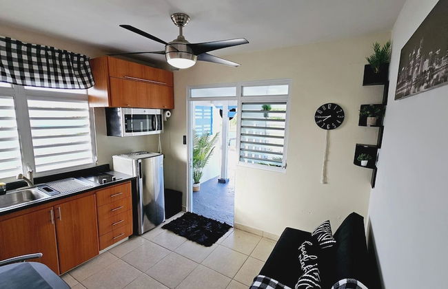 Cozy and Modern Apartment Black & White With Jacuzzi on Terrace - Photo 39